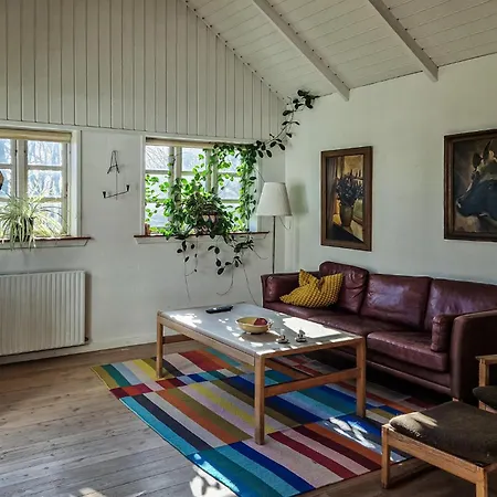 Stunning Home In Hjorring * Hjørring