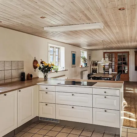 Stunning Home In Hjorring Hébergement de vacances