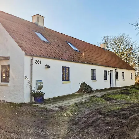 Stunning Home In Hjorring הייורינג